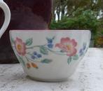 Churchill Briar Rose Chart Wel 2 x Groente Schaal Sugarbowl, Nieuw, Ophalen of Verzenden, Bord(en), Wedgwood