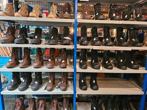 Diverse leger kisten schoeisel Meindl Lowa nieuw gebruikt, Verzamelen, Militaria | Algemeen, Landmacht, Nederland, Ophalen of Verzenden