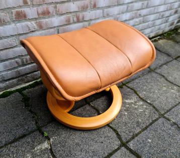 Vintage Ekornes Stressless voetenbank cognac leer + hout  beschikbaar voor biedingen