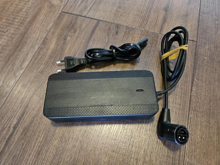 Crivit Urban eBike V.1 acculader, Fietsen en Brommers, Fietsaccessoires | Fietsaccu's, Gebruikt, Ophalen of Verzenden