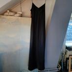 Zwarte Gala jurk met zilverglans. Maat M, Ophalen of Verzenden, Zo goed als nieuw, Zwart, Galajurk