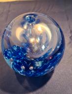 Design vaas uitgebracht door de universiteit Utrecht in 2005, Ophalen of Verzenden, Blauw, Glas, Minder dan 50 cm