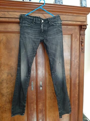 Dsquared2 zwarte destroyed jeans 48 beschikbaar voor biedingen