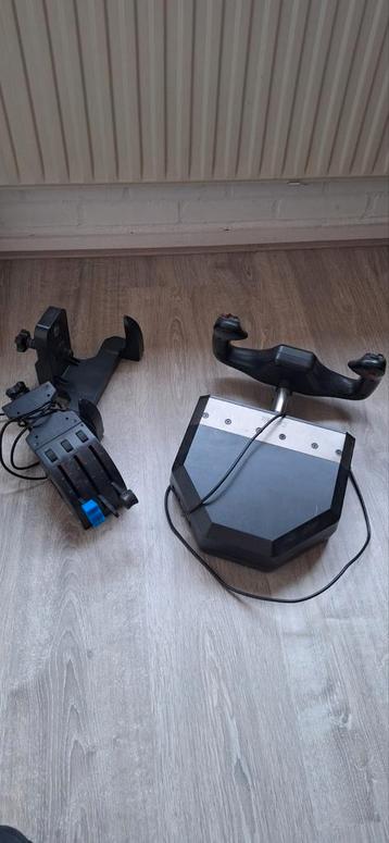 Saitek Pro Flight Yoke Systeem beschikbaar voor biedingen