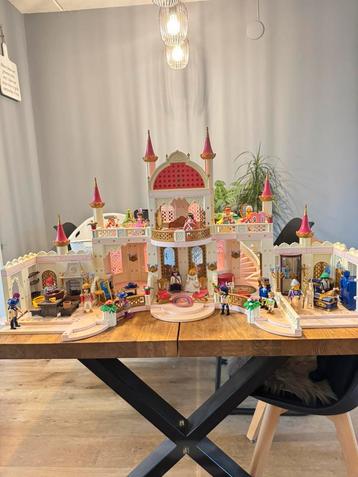 Playmobil sprookjeskasteel met uitbreidingen beschikbaar voor biedingen