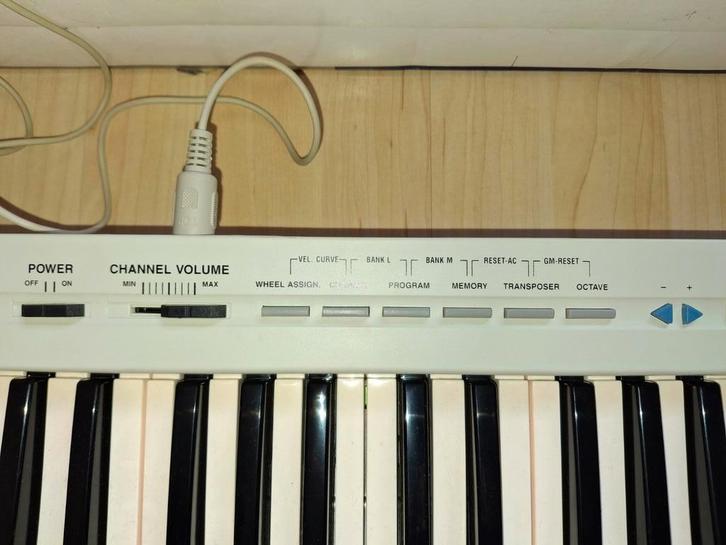 Midi Keyboard - TRG-MK149, Muziek en Instrumenten, Keyboards, Gebruikt, 49 toetsen, Overige merken, Aanslaggevoelig, Midi-aansluiting