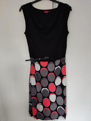 Liv mouwloze dames jurk met stippen motief en ceintuur   beschikbaar voor biedingen