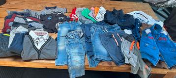 Pakket jongens kleding beschikbaar voor biedingen