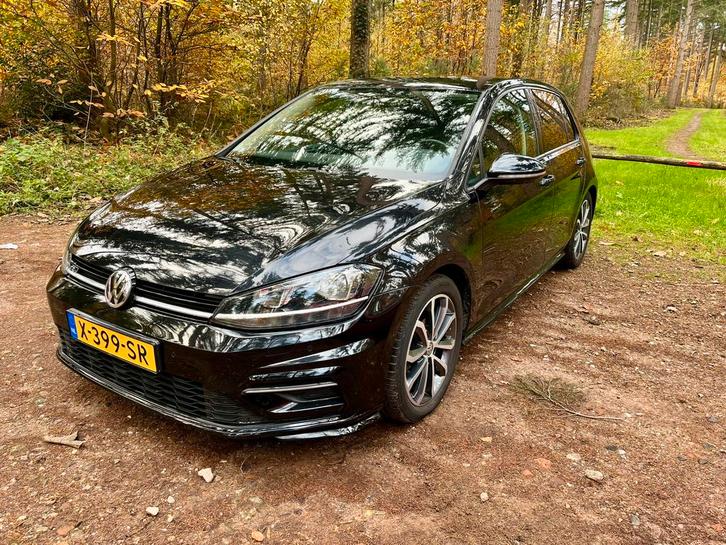 Volkswagen Golf 1.4 R-line 2018 met lage km-stand, zwart, Auto's, Volkswagen, Particulier, Golf, ABS, Airbags, Airconditioning