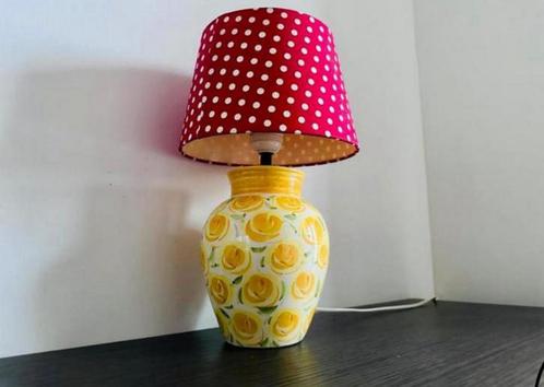 Kleurrijke vintage lamp van porselein, Huis en Inrichting, Lampen | Tafellampen, Ophalen of Verzenden