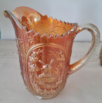 Prachtige Marigold Carnival glass kan beschikbaar voor biedingen
