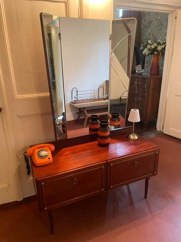 Vintage mid century kast met drieluik spiegel jaren ‘50 beschikbaar voor biedingen