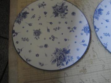 blauwe borden clair&eef beschikbaar voor biedingen