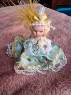 poppenhuis miniaturen porseleinen popje 8 cm, Verzamelen, Poppenhuizen en Toebehoren, Ophalen of Verzenden, Nieuw, Poppenhuis