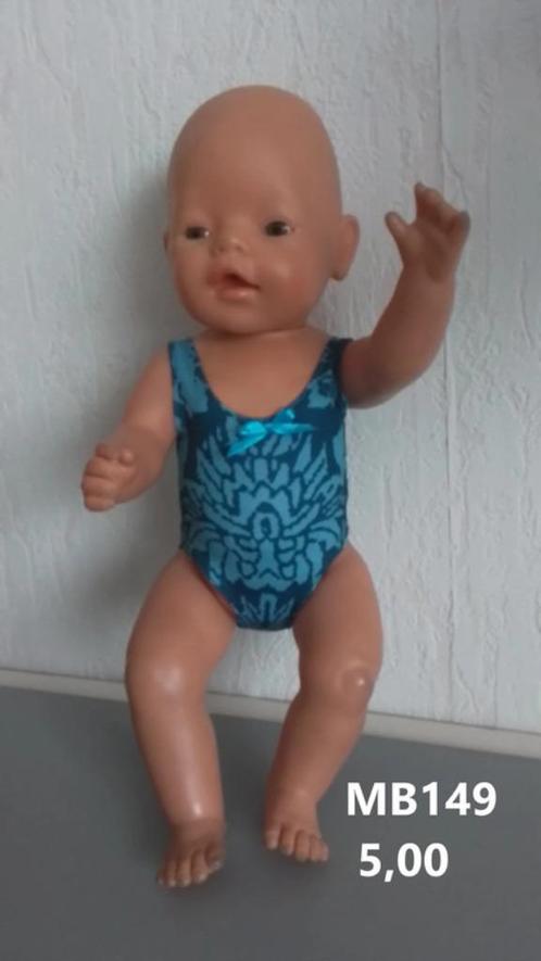 Poppenkleertjes baby pop badpak. Opbrengst KiKa., Kinderen en Baby's, Speelgoed | Poppen, Nieuw, Babypop, Ophalen