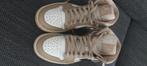 Nike air jordan, Kleding | Dames, Schoenen, Ophalen, Beige, Nike, Sneakers of Gympen