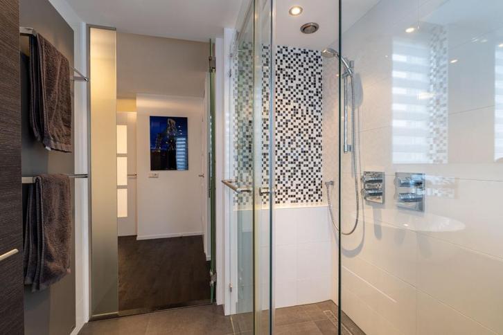 Inloopdouche met schuifdeur, Huis en Inrichting, Badkamer | Complete badkamers, Gebruikt, Ophalen