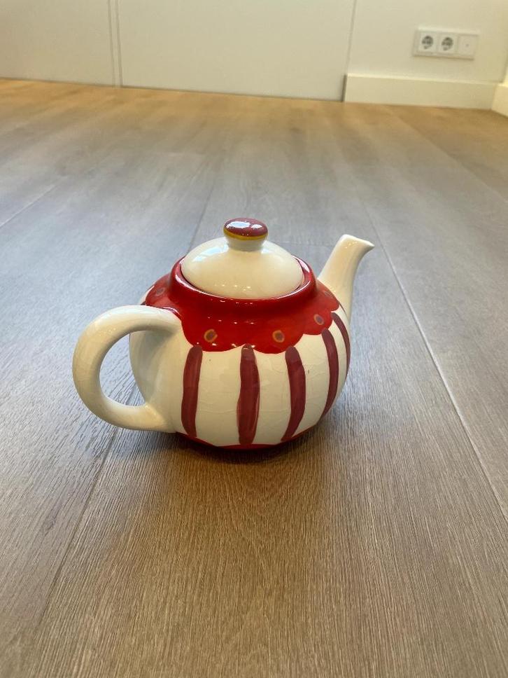 Theepot (porselein), Huis en Inrichting, Keuken | Servies, Zo goed als nieuw, Overige typen, Overige stijlen, Porselein, Ophalen