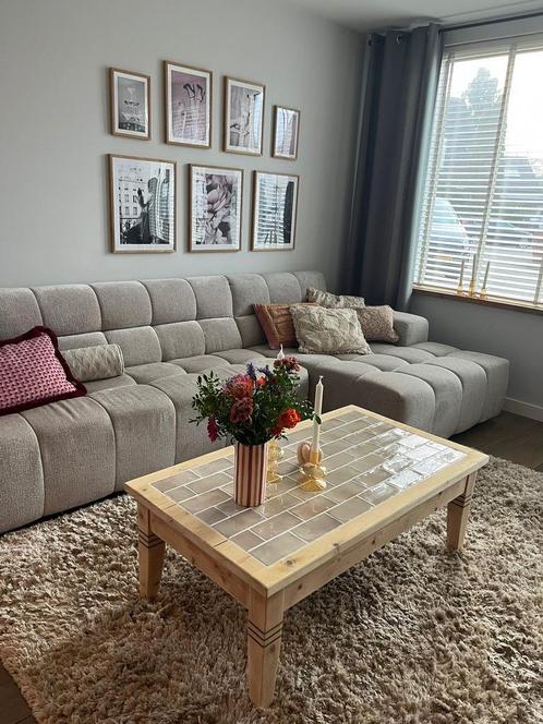Tegeltafel, houten salontafel met unieke beige tegelinleg, Huis en Inrichting, Tafels | Salontafels, Nieuw, Minder dan 50 cm, 50 tot 100 cm