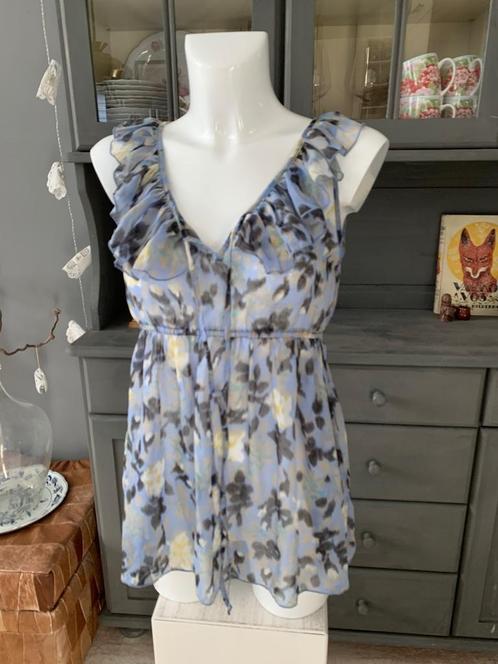 Mooie top van Vero Moda maat S, Kleding | Dames, Tops, Zo goed als nieuw, Maat 38/40 (M), Blauw, Zonder mouw, Ophalen of Verzenden
