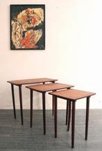 Deense vintage bijzettafeltjes in teak - mid century design, Ophalen