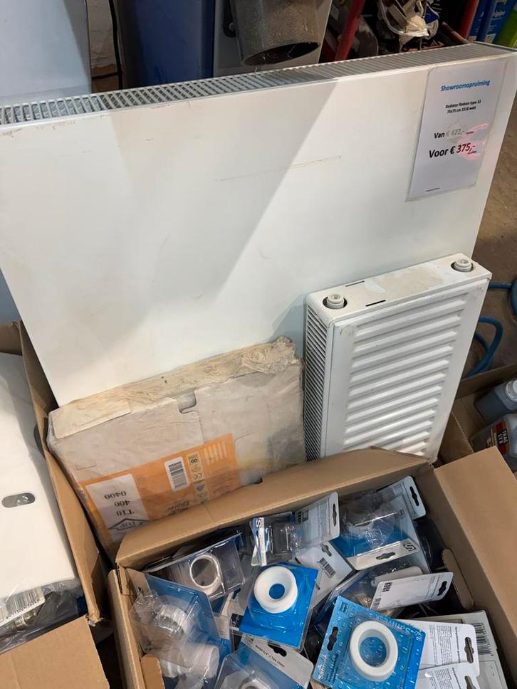 Grote partij nieuwe loodgieters materialen, Doe-het-zelf en Verbouw, Verwarming en Radiatoren, Nieuw, Overige typen, Minder dan 200 watt