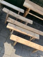 Oude houten bankjes, Ophalen