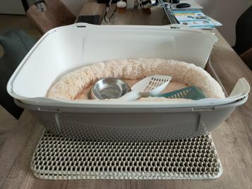 Kattenbak etc beschikbaar voor biedingen