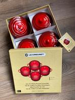 Le Creuset - 4 nieuwe rode mini pannetjes (10 cm), Huis en Inrichting, Keuken | Potten en Pannen, Nieuw, Overige materialen, Overige typen