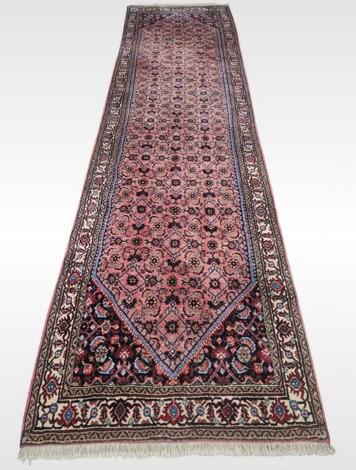 Handmade Perzisch wol Herati tapijt loper pink 88x310cm, Huis en Inrichting, Stoffering | Tapijten en Kleden, Zo goed als nieuw