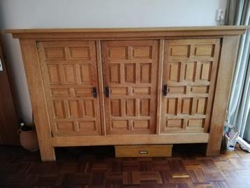 Massief eiken dressoir beschikbaar voor biedingen