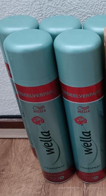 6 nieuwe bussen haarlak Wella ultra sterk beschikbaar voor biedingen