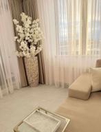 Luxe vazen met bloesem, Huis en Inrichting, Woonaccessoires | Vazen, Wit, Aardewerk of Porselein, Ophalen of Verzenden, Zo goed als nieuw