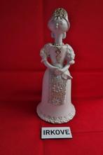 LEUK VROUWTJE HONGARIJE? * Keramiek *, Antiek en Kunst, Antiek | Keramiek en Aardewerk, Verzenden