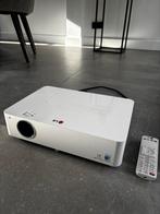 LG BG630 Projector, 1306 branduren, FullHD, Zeer nette staat, Audio, Tv en Foto, Beamers, Ophalen, Zo goed als nieuw