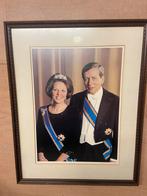 Beatrix en Claus statiefoto met houten lijst, Ophalen of Verzenden