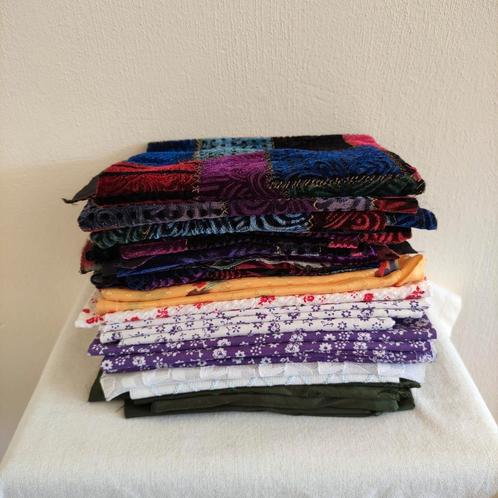 Verschillende lapjes stof/allerlei kleuren en patronen/hobby, Hobby en Vrije tijd, Stoffen en Lappen, Nieuw, Overige materialen