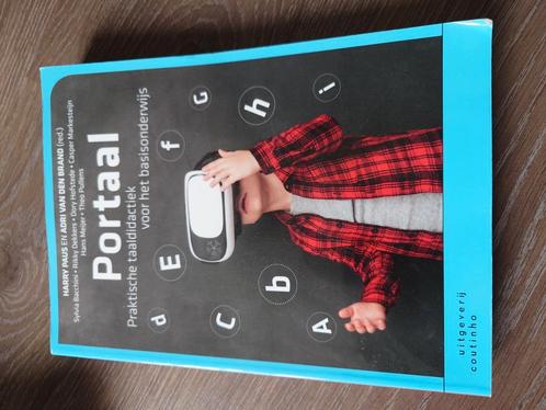 Adri van den Brand - Portaal, Boeken, Wetenschap, Zo goed als nieuw, Sociale wetenschap, Ophalen
