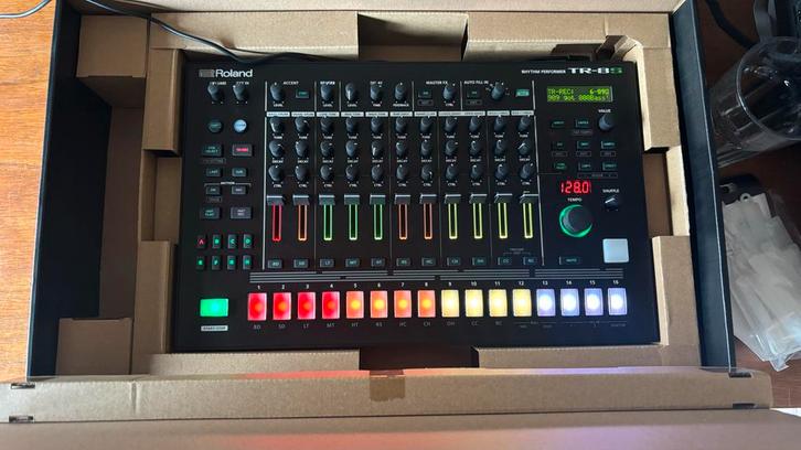 Roland TR-8S Drumsequencer - Compleet!, Muziek en Instrumenten, Drumcomputers, Zo goed als nieuw, Roland, Ophalen of Verzenden