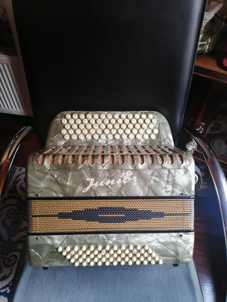 Knopaccordeon 5 rijer 60 bas., Muziek en Instrumenten, Accordeons, Zo goed als nieuw, Overige formaten, Overige merken, Ophalen of Verzenden