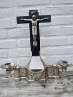 Jezus aan het kruis, kaarshouder en wijwaterbakje RVS, Verzamelen, Ophalen of Verzenden, Gebruikt, Overige typen, Christendom | Katholiek