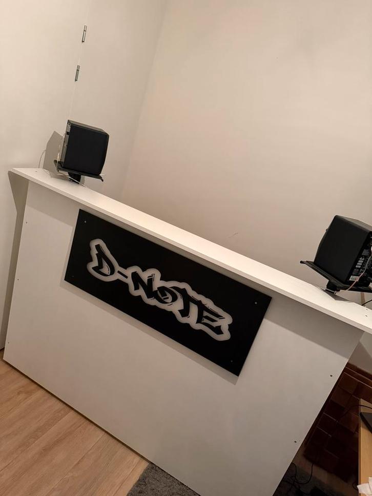 DJ Booth, Muziek en Instrumenten, Dj-sets en Draaitafels, Zo goed als nieuw, Overige merken, Ophalen