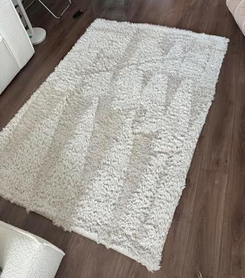 Prachtig hoogpolig tapijt 160 x 230 beschikbaar voor biedingen