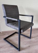 Gratis vier eetkamerstoelen van metaal met skai leer, Huis en Inrichting, Stoelen, Ophalen, Gebruikt, Overige kleuren, Metaal