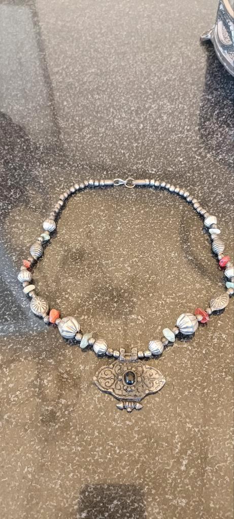 Antieke Tibetaanse Zilveren Bloedkoraal Ketting, Antiek en Kunst, Antiek | Kleding en Accessoires, Dames, Ophalen of Verzenden