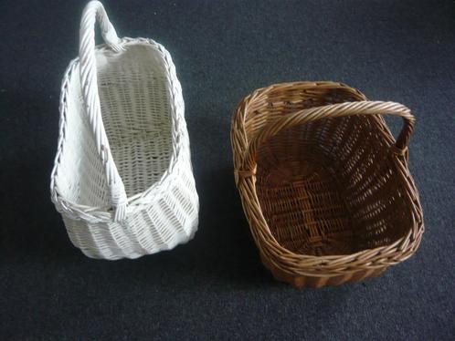 manden, Huis en Inrichting, Woonaccessoires | Schalen en Manden, Zo goed als nieuw, Mand, Ovaal, Riet, Ophalen of Verzenden