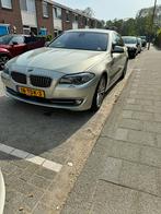 BMW 5-Serie 3.0 535I Xdrive High Executive AUT 2012 Grijs, Auto's, BMW, Origineel Nederlands, Te koop, Zilver of Grijs, 5 stoelen