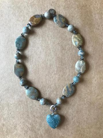 Ketting: Edelstenen 47cm. voorzien van Hart 3cm. (nieuw) beschikbaar voor biedingen