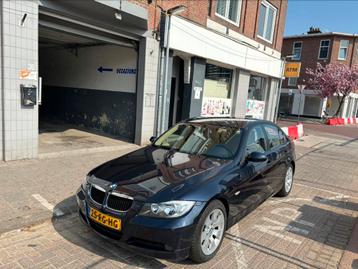 BMW 3-Serie 2.0 I 320 AUT 2005 Blauw airco cruise volle opt. beschikbaar voor biedingen
