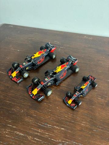 Redbull f1 schaal wagens beschikbaar voor biedingen